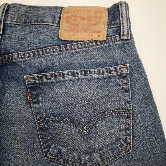 Levi's 559 Men's Size 33 Medium Wash Zipper & Button Closure Blue Jeans - Picture 12 of 15
